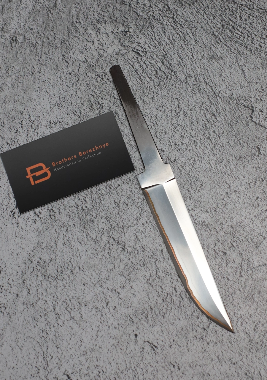 San Mai knife blade blank with K340 core, copper interlayer and stainless cladding – 215 mm, 62 HRC – Brothers Berezhnye San Mai knife blade blank with K340 core, copper interlayer and stainless cladding – 215 mm, 62 HRC – Brothers Berezhnye