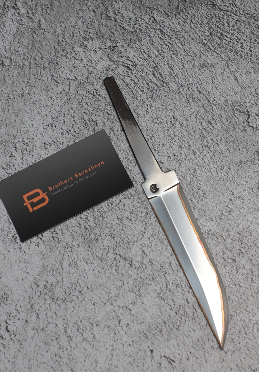 San Mai knife blade blank with K340 core, copper interlayer and stainless cladding – 215 mm, 62 HRC – Brothers Berezhnye San Mai knife blade blank with K340 core, copper interlayer and stainless cladding – 215 mm, 62 HRC – Brothers Berezhnye