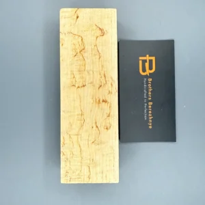 Karelian birch, Karelische Birke, Bouleau de Carélie, Betulla di Carelia, Abedul de Carelia, Bétula da Carélia, Karelische berk, Karelisk björk, Karelsk bjørk, Karelsk birk, Karjalan koivu, Karjala kask, Karēlijas bērzs, Karelijos beržas, Brzoza karelska, Karelská bříza, Karelská breza, Karelijska breza, Karéliai nyírfa, Mesteacăn karelian, Карелска бреза, Καρελιανή σημύδα, Karelijska breza, Карелијска бреза, Карелиска бреза, Beith Chairealach, Bedwen Karelia, Karelns birki, Betula ta’ Karelja, Kareliako urkia, Bedoll de Carèlia, Bidueiro de Carelia, Карельська береза, Карэльская бяроза, Карельская берёза