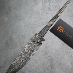 Premium hand-forged Damascus blade with feather pattern. 280 mm overall length, 58–60 HRC, made from layered steels including HVG, SHKh15, Nickel, and U10. Unique and fully handcrafted.